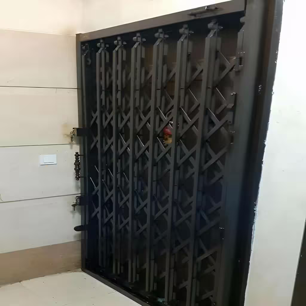 عکس نمای نزدیک تسمه ۲.۵ سانتی متری حفاظ آکاردئونی با پروفیل ضخیم