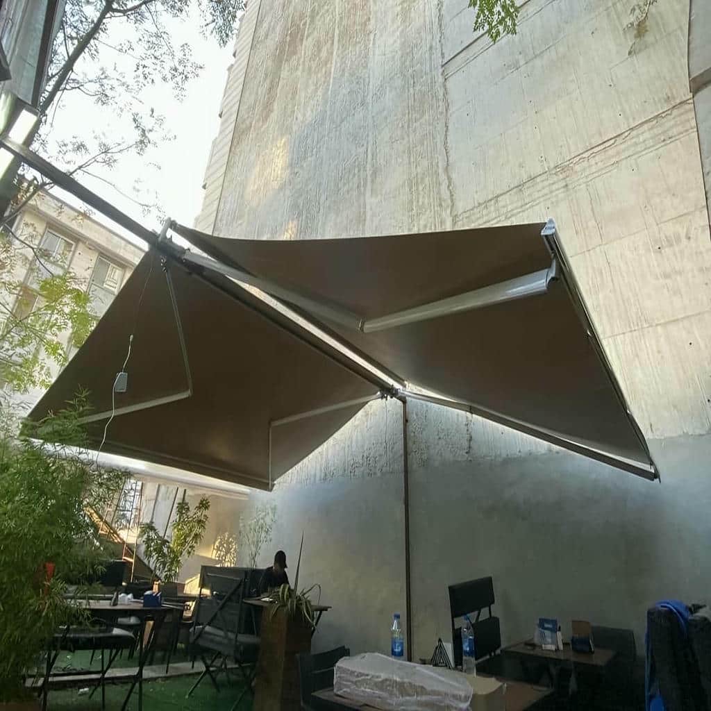 نگهداری سایبان‌ برقی