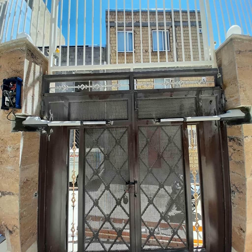 نصب جک درب پارکینگ ایمن در همدان