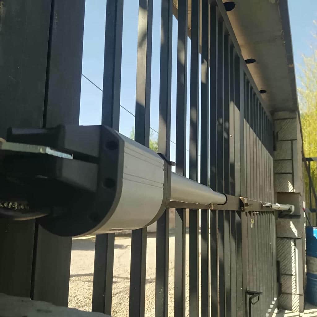 نصب جک درب پارکینگ ایمنی کامل در مشهد