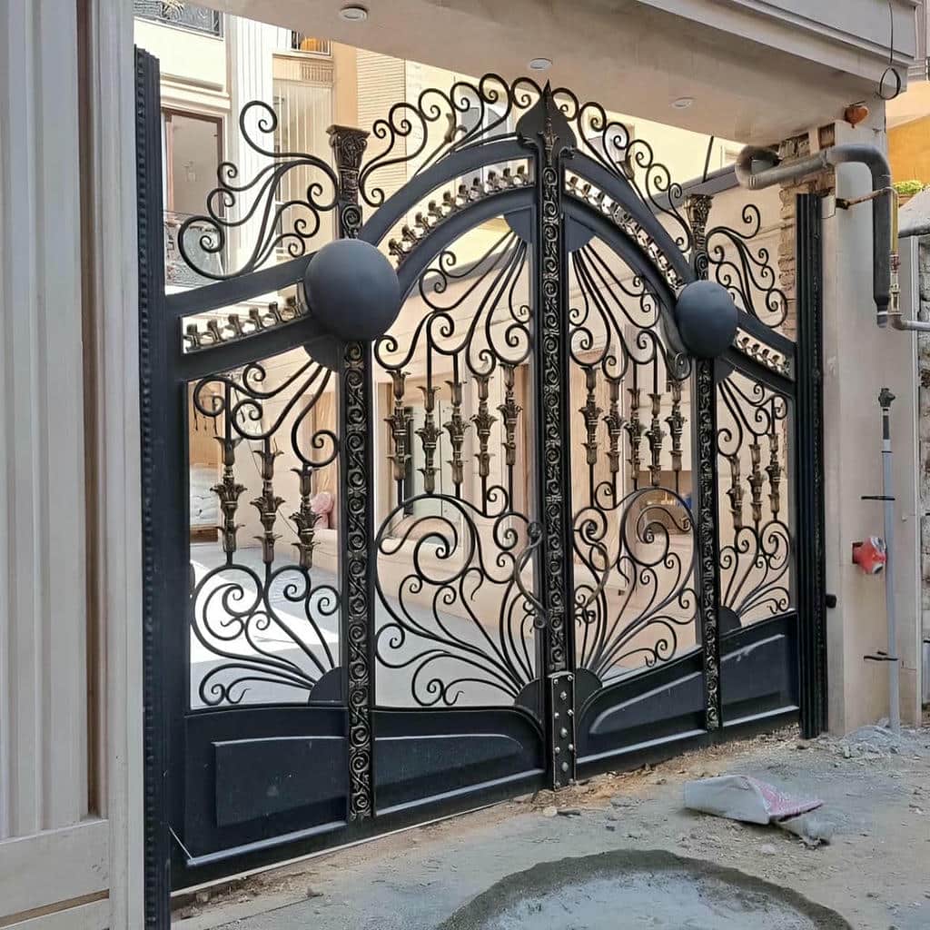 درب حیاط در شهرکرد