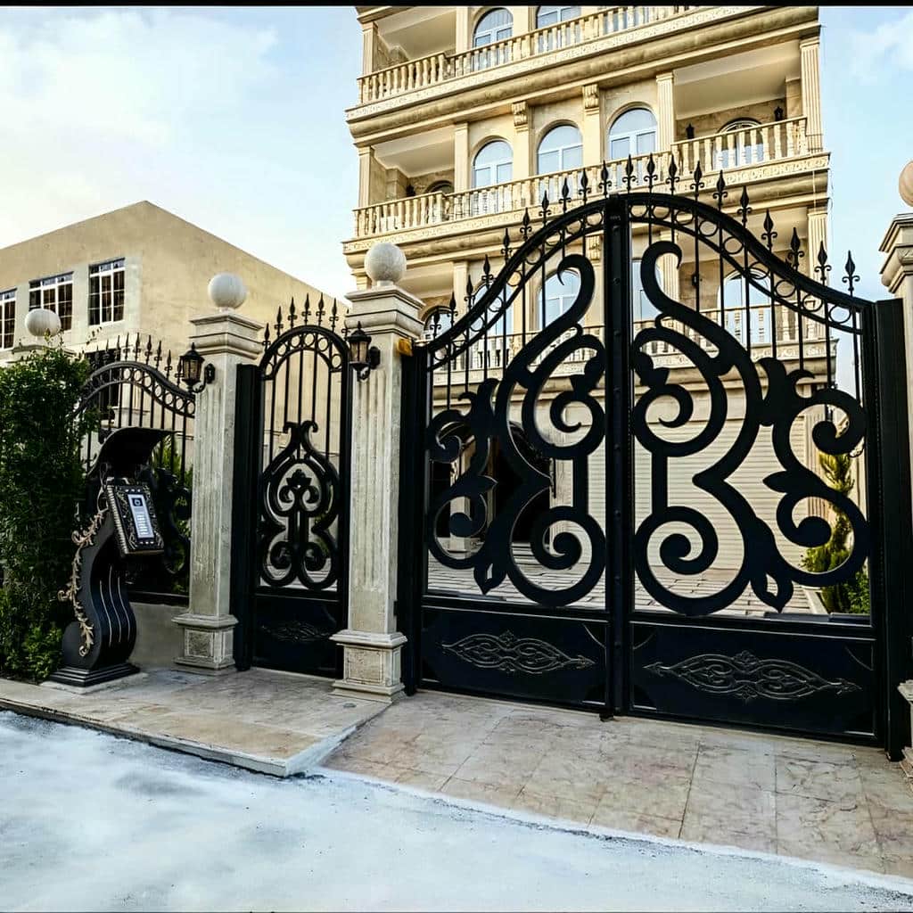 فروش درب حیاط با رنگ کوره ای در قم فروش درب حیاط با رنگ کوره ای در قم