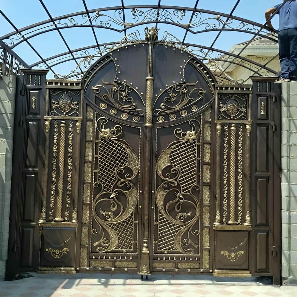 درب حیاط در آبادان