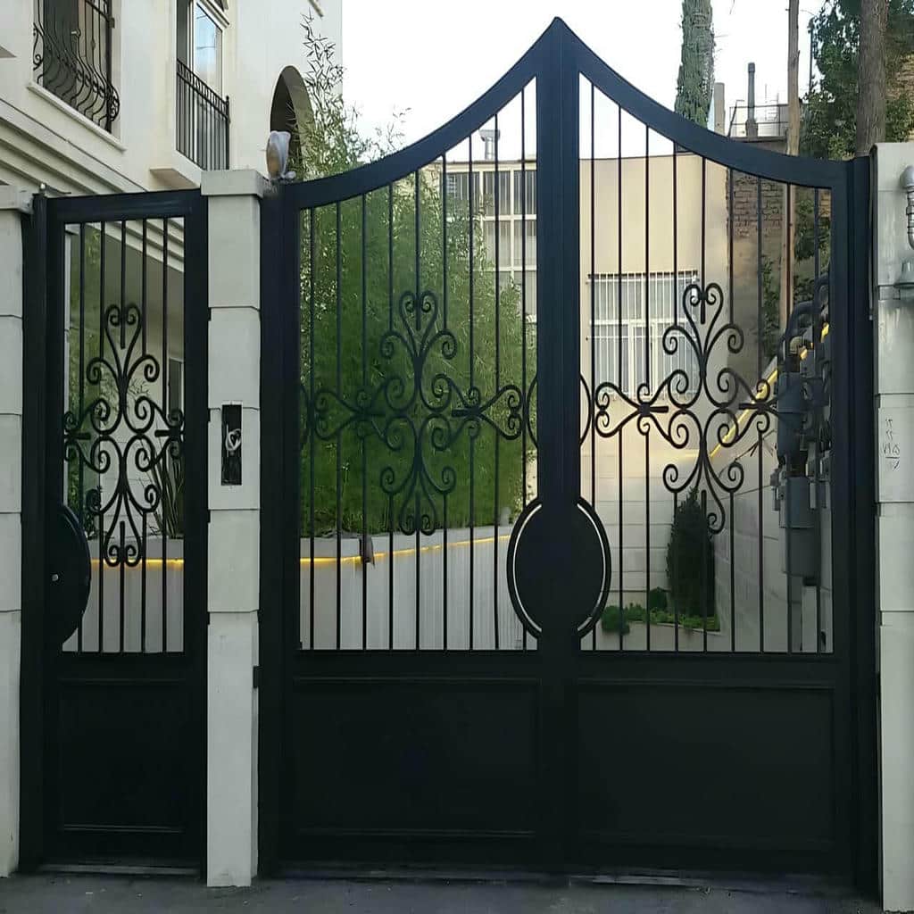درب حیاط در کرمان
