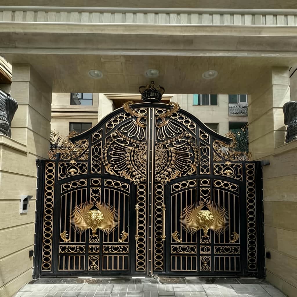 درب حیاط در شهریار