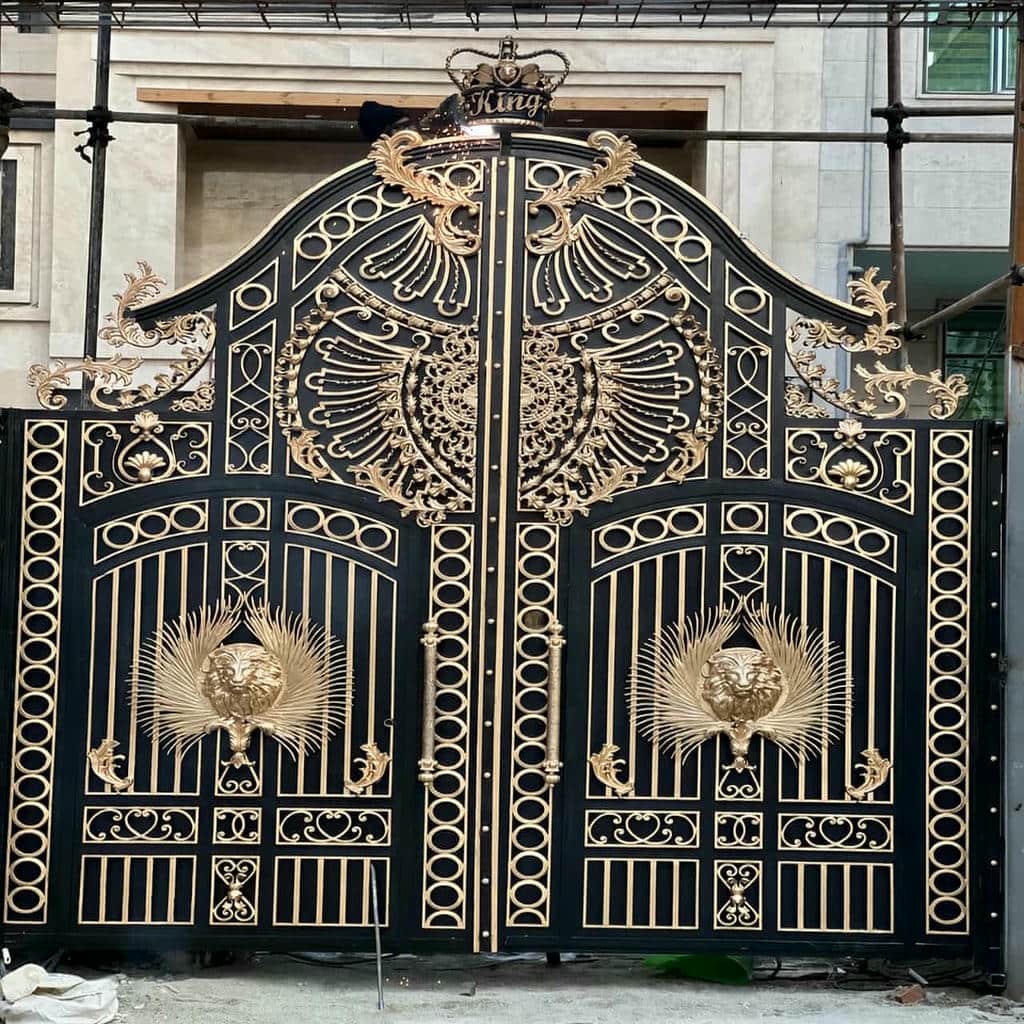 درب حیاط ایرانشهر