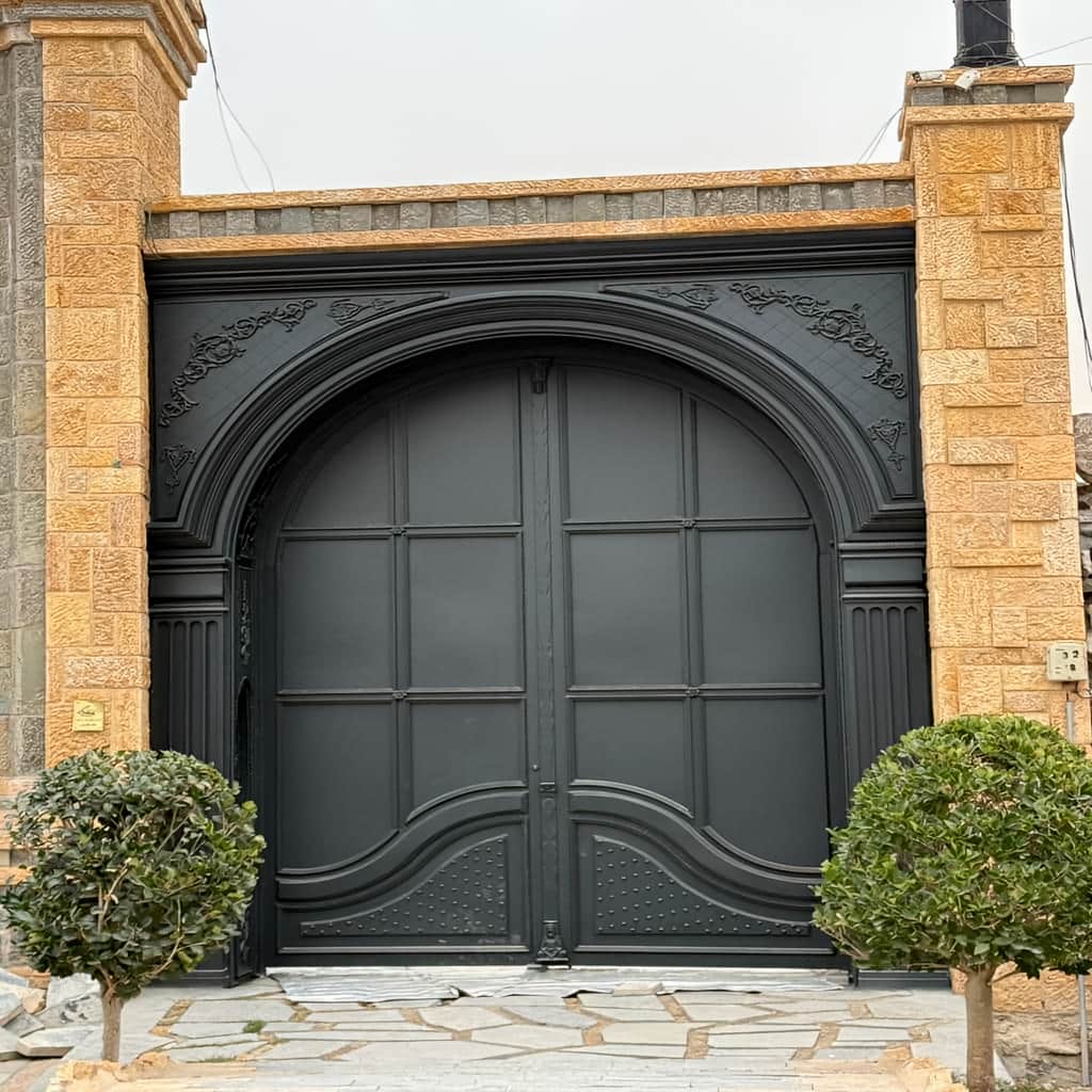 قیمت درب حیاط فرفورژه کلاسیک در محمدشهر