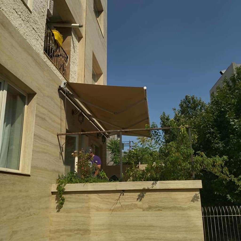 نصب سایبان برقی سنسور باد در بندر انزلی