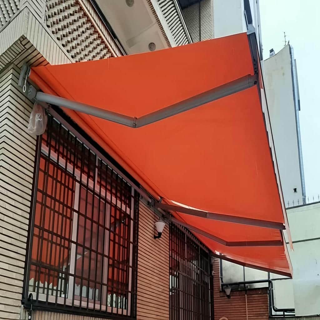 نصب سایبان برقی مغازه در بومهن