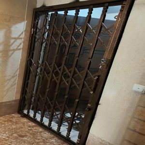 درب آکاردئونی در مشهد