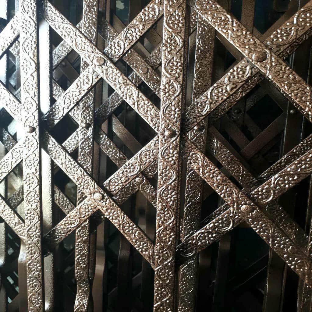 نصب درب کشویی آکاردئونی در پردیس