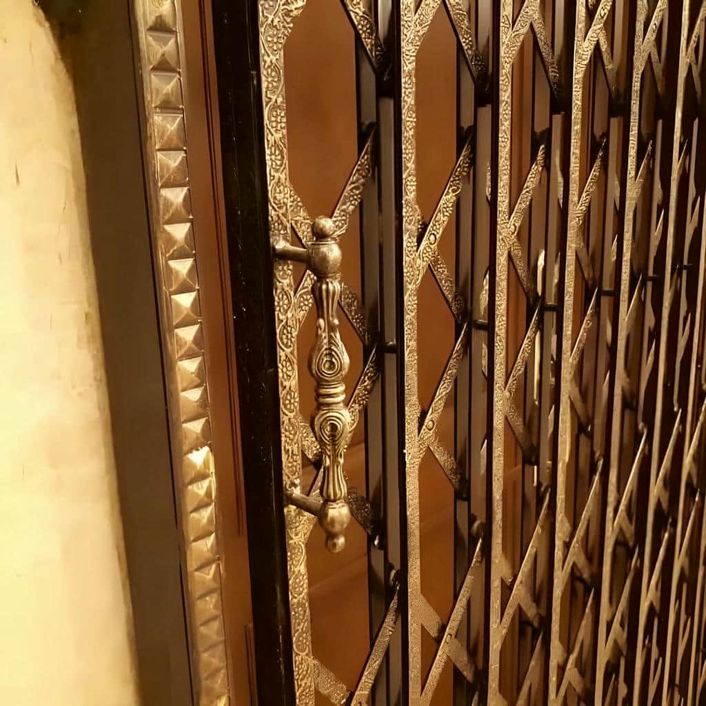 خرید درب آکاردئونی قفل ضدبرش در کاشان