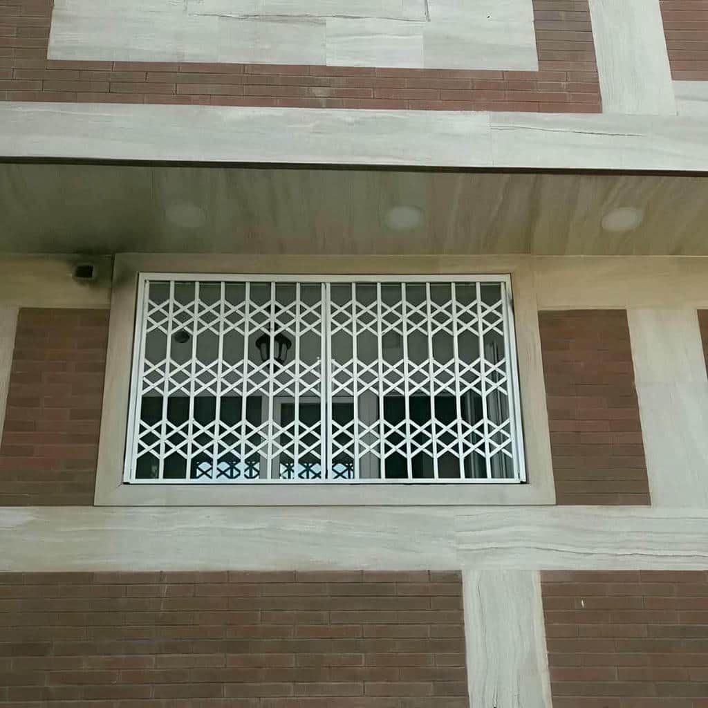نصب درب آکاردئونی چهارگل در اراک