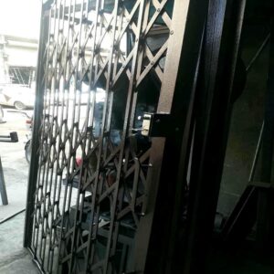 درب آکاردئونی در چابهار