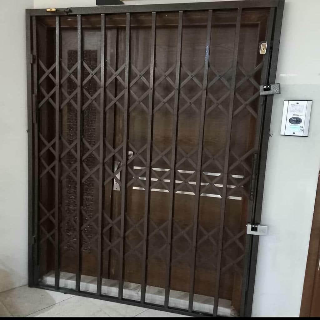 نصب درب آکاردئونی چهارگل در مریوان