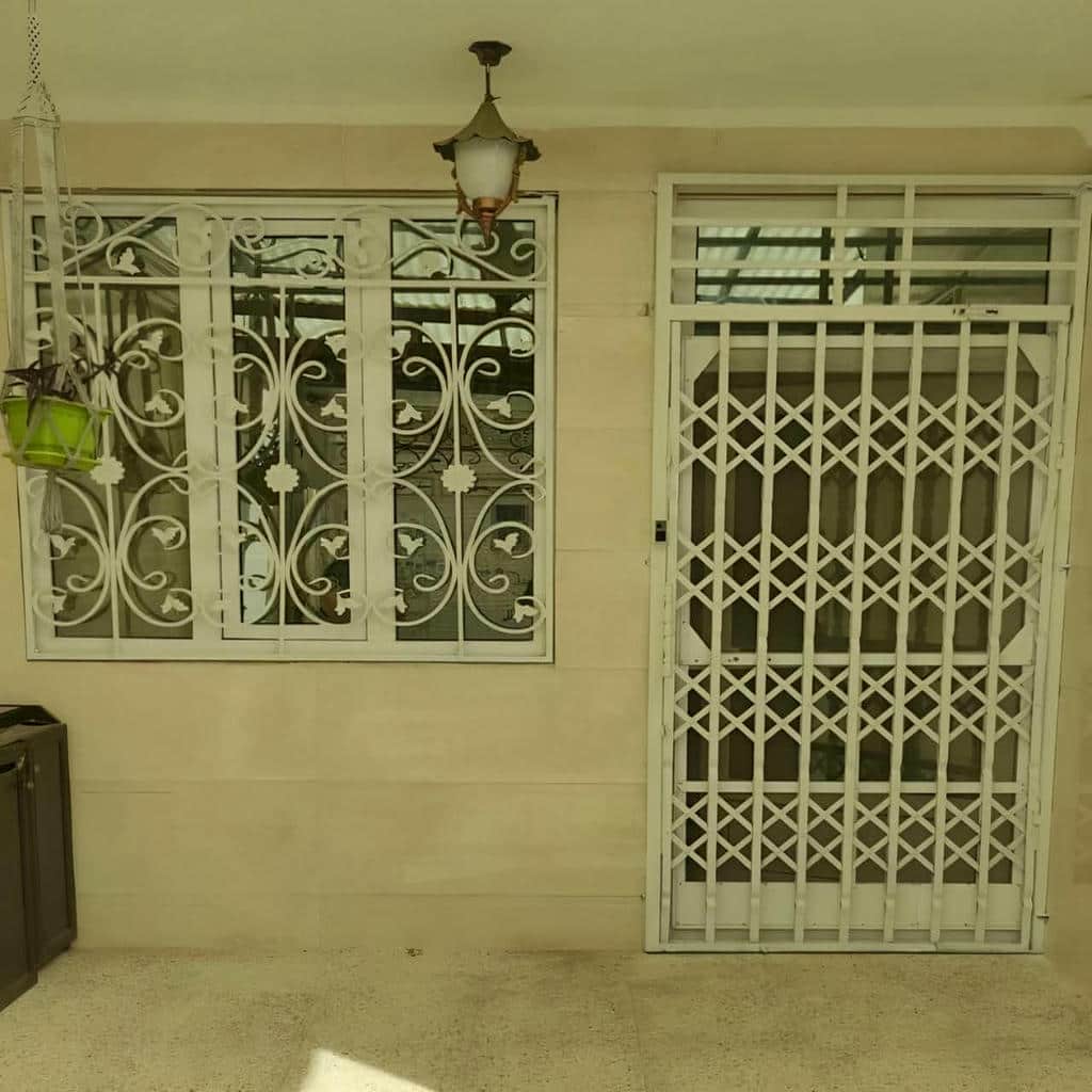خرید درب آکاردئونی یراق استاندارد در مریوان