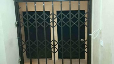 درب آکاردئونی در بندر لنگه