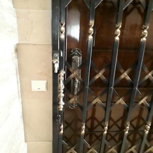 درب آکاردئونی در ارومیه