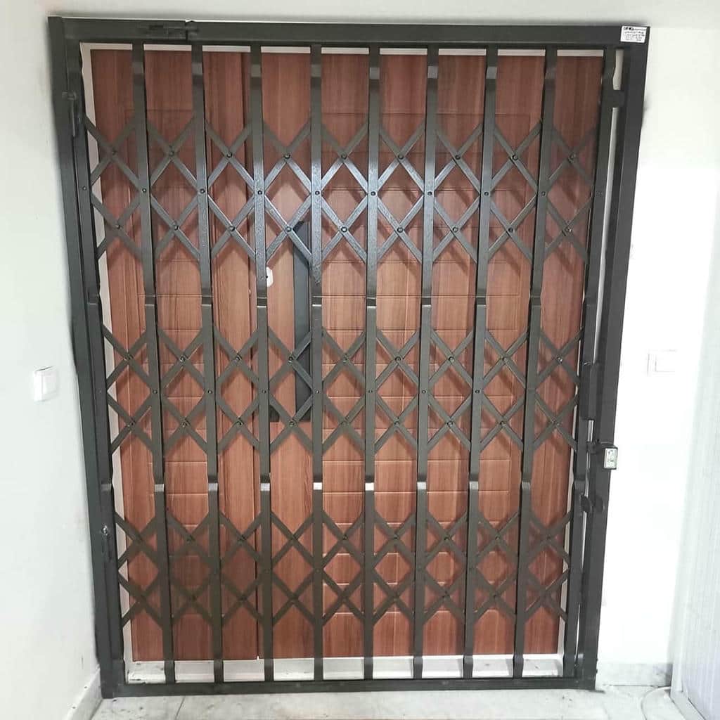 کارخانه درب آکاردئونی آهنی در یاسوج