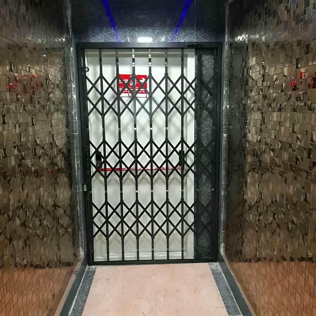 نصب درب آکاردئونی چهارگل در کرمانشاه
