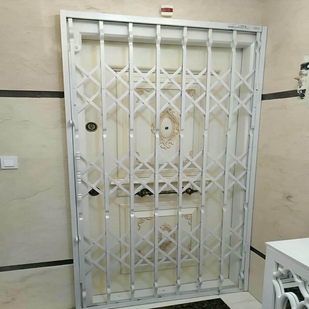 نصب درب آکاردئونی چهارگل در قائمشهر