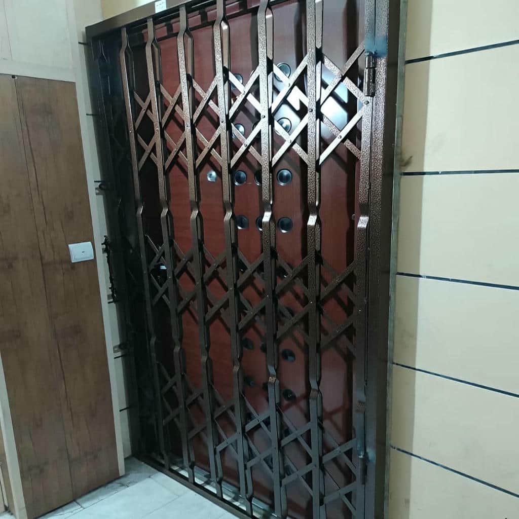 نصب درب آکاردئونی چهارگل در استان خوزستان