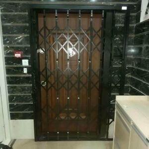 درب آکاردئونی در کمال شهر