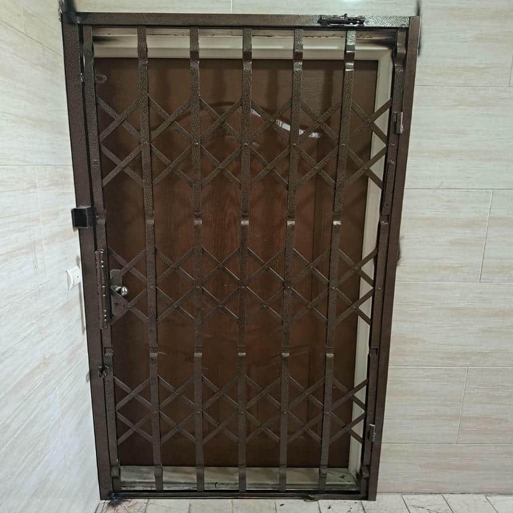 کارخانه درب آکاردئونی آهنی در فشم