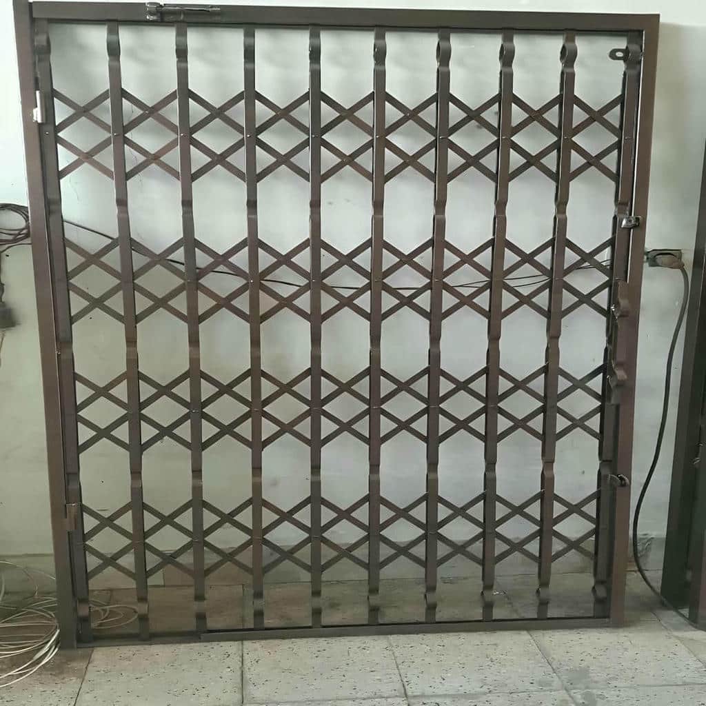 کارخانه درب آکاردئونی با قفل ضدبرش در قشم