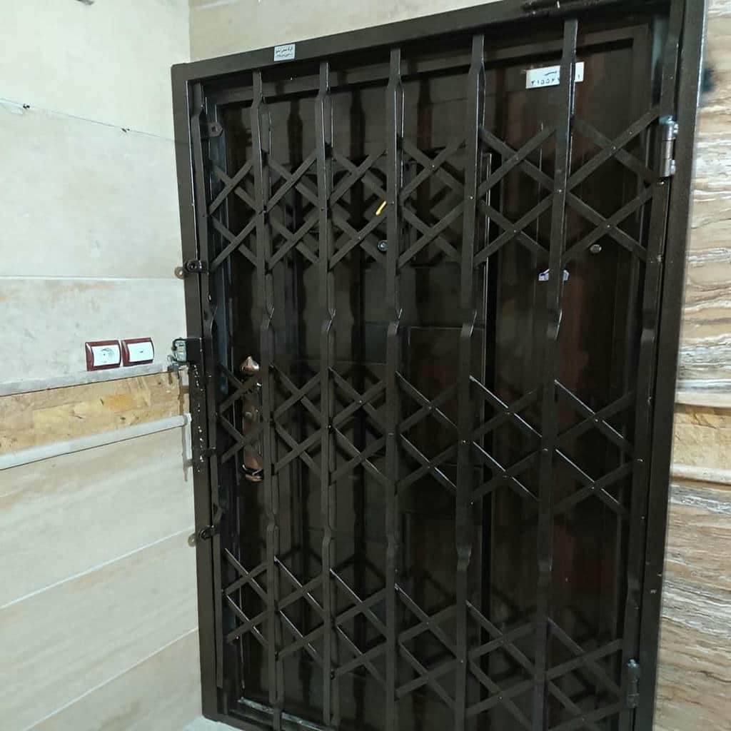 فروش درب آکاردئونی تمام گل در آبادان