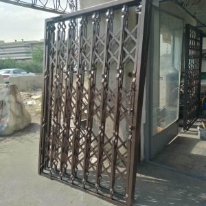 درب آکاردئونی در رشت