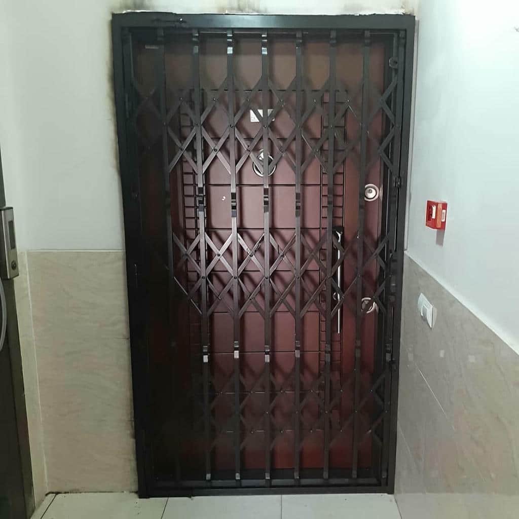 درب آکاردئونی در اراک