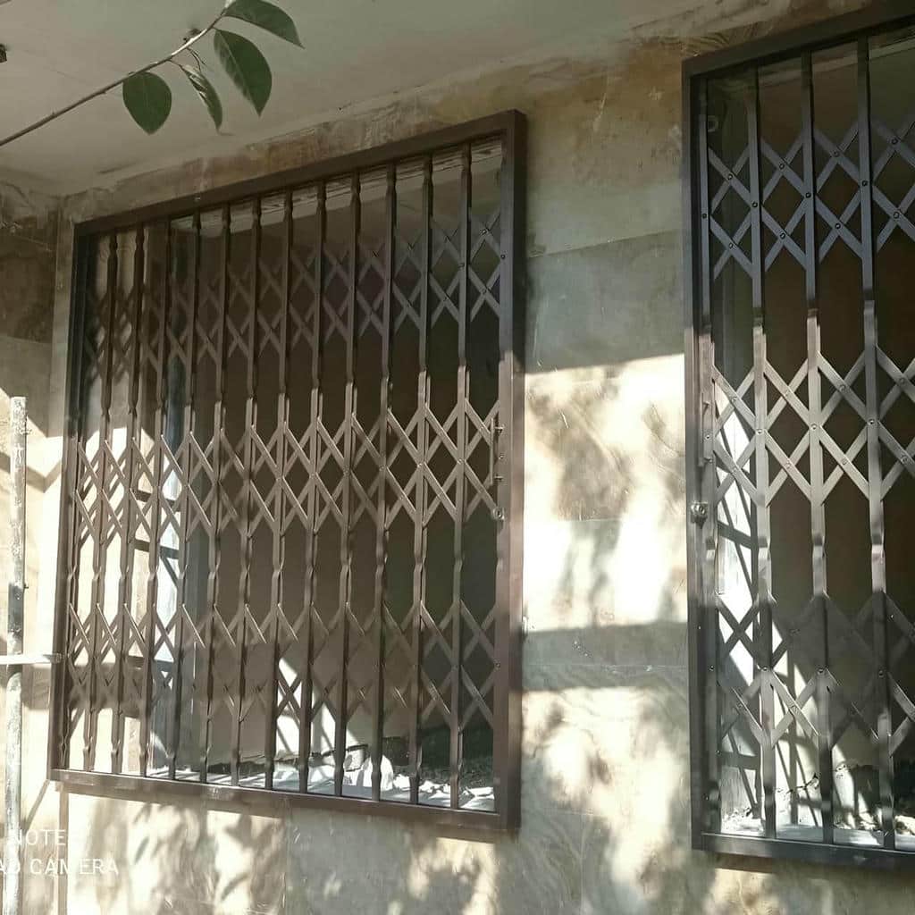 نصب درب آکاردئونی حفاظ پشت درب در کیش نصب درب آکاردئونی حفاظ پشت درب در کیش