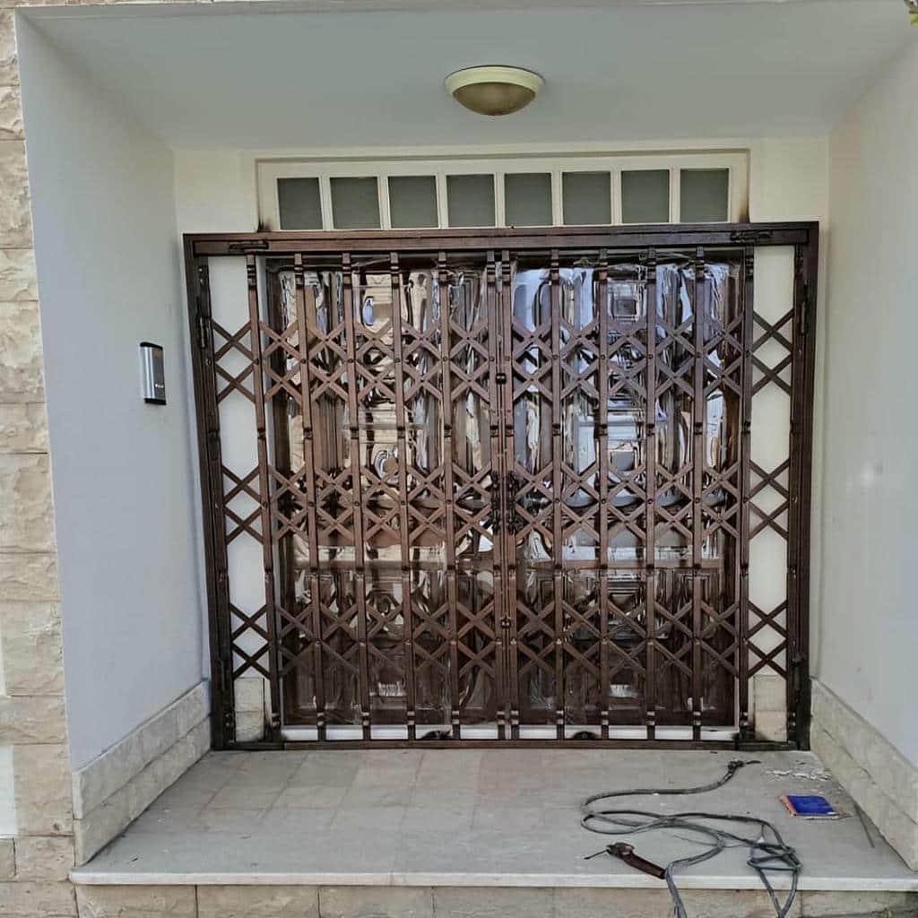 نصب درب آکاردئونی چهارگل در استان مازندران
