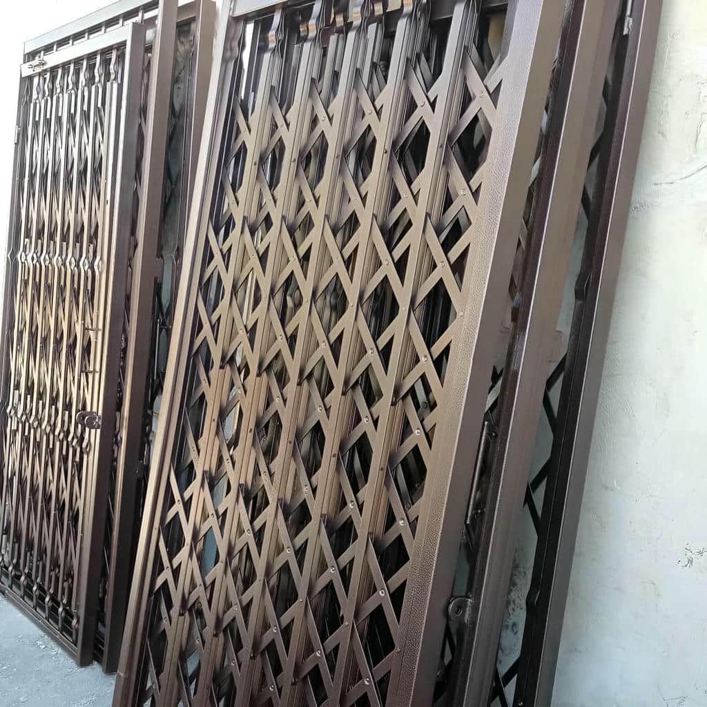 خرید درب آکاردئونی یراق استاندارد در قائمشهر خرید درب آکاردئونی یراق استاندارد در قائمشهر
