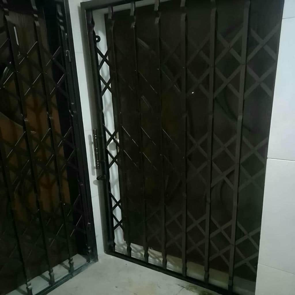 کارخانه درب آکاردئونی آهنی در شیراز