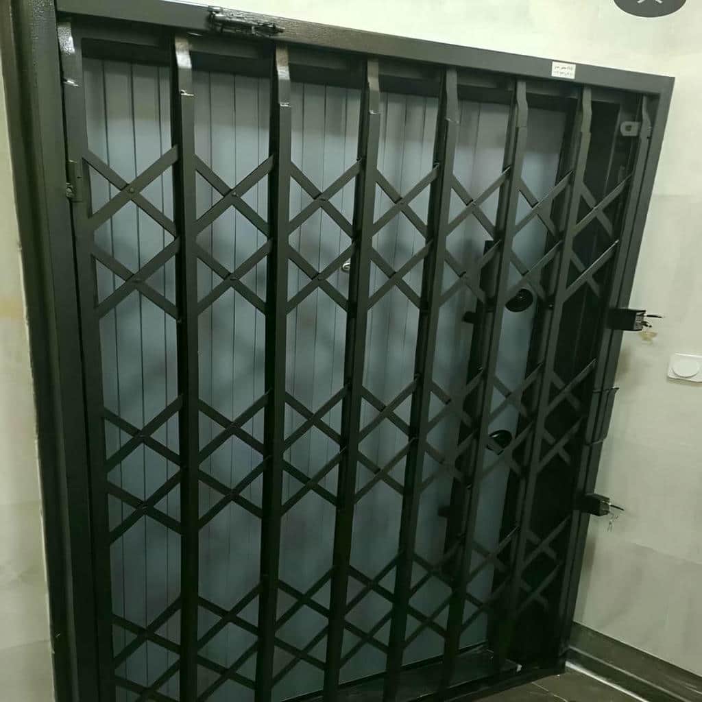 درب آکاردئونی در آبادان