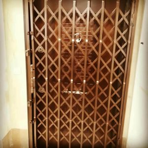درب آکاردئونی در ساری
