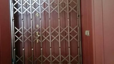 درب آکاردئونی در نیشابور