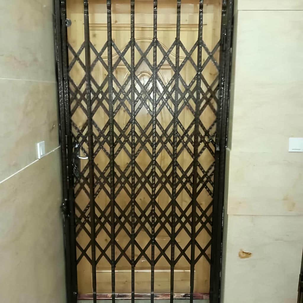 نصب درب آکاردئونی چهارگل در یاسوج