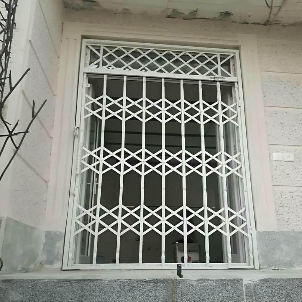 درب آکاردئونی در رفسنجان