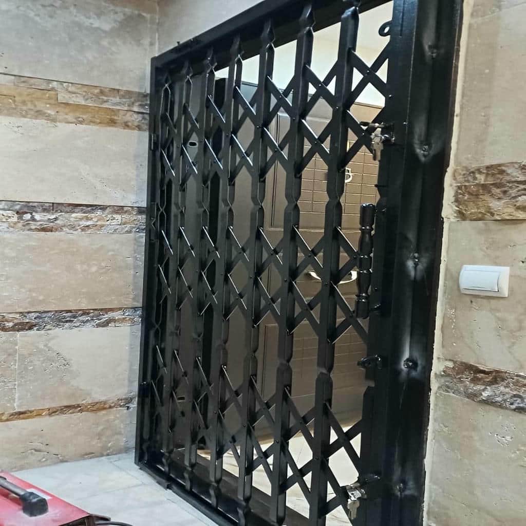 نصب درب آکاردئونی چهارگل در مشهد