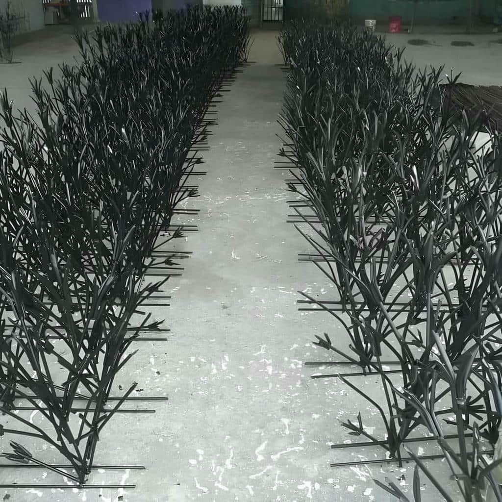 حفاظ شاخ گوزنی دیوار در قم