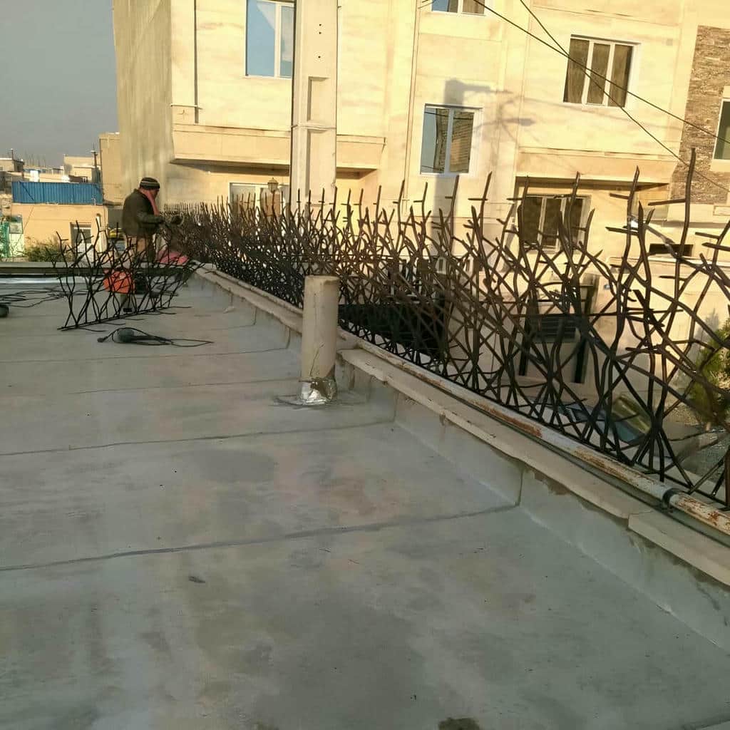 نصب حفاظ شاخ گوزنی دیوار ساختمان در ارومیه