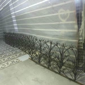 حفاظ شاخ گوزنی دیوار در مشهد