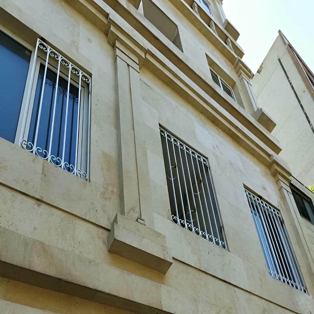 نصب حفاظ پنجره بازشو استاندارد در مریوان