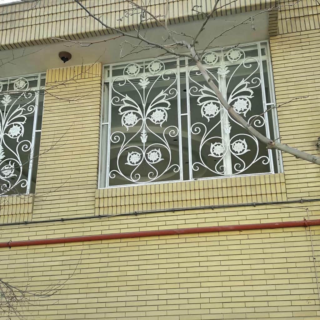 نصب حفاظ پنجره بازشو ایمن در اردبیل