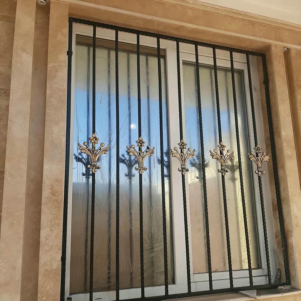 قیمت حفاظ پنجره فرفورژه کلاسیک در تهران