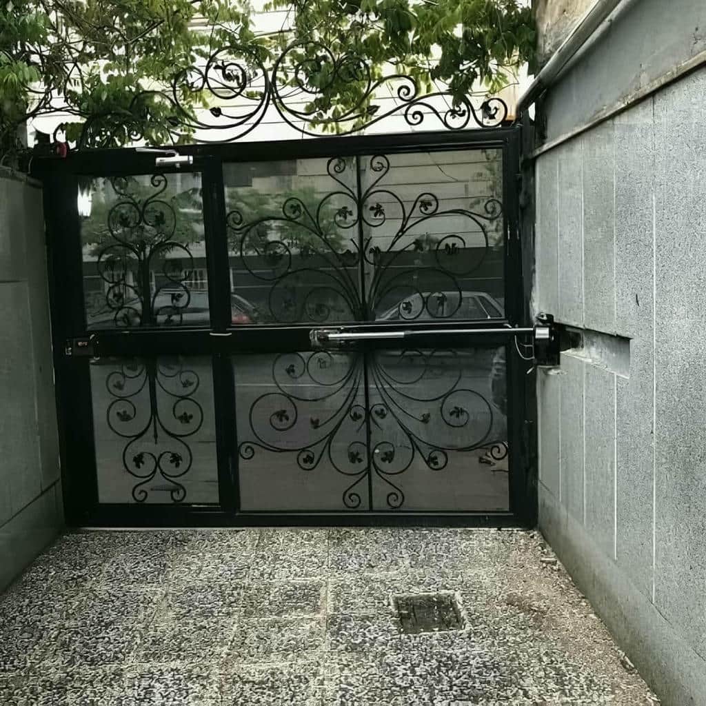 جک درب پارکینگ در آبادان