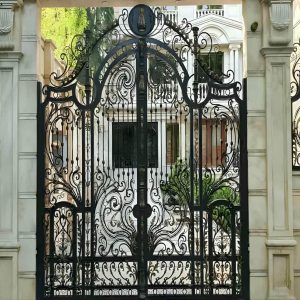 درب حیاط در تبریز